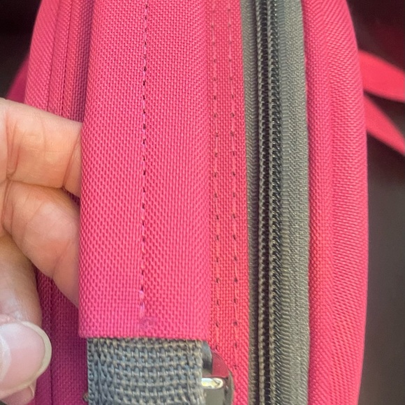Chic Pink Crossbody Bag - Picture 5 of 8